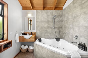 Adrift In Golden Bay Absolute Beachfront Adults Only