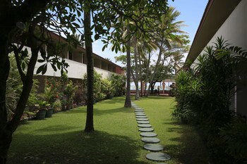 Catamaran Beach Hotel