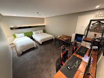 Cleopatra Hotel
