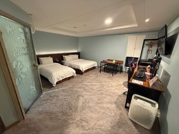 Cleopatra Hotel