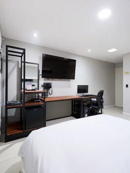 Cleopatra Hotel