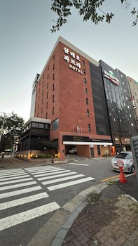 Cleopatra Hotel