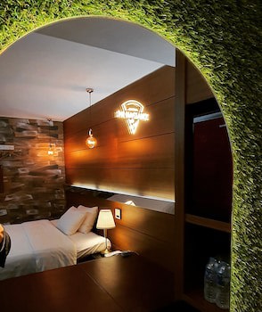 Friendly Dh Naissance Hotel By Mindrum Group