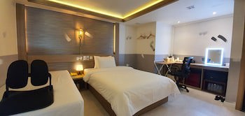 Friendly Dh Naissance Hotel By Mindrum Group