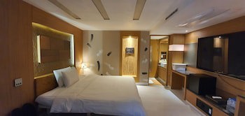 Friendly Dh Naissance Hotel By Mindrum Group