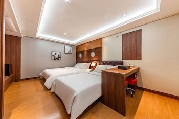 Friendly Dh Naissance Hotel By Mindrum Group