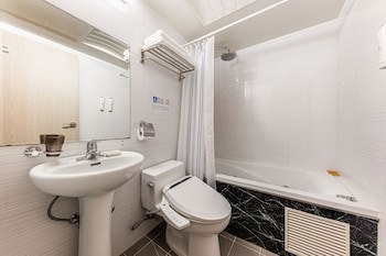 Friendly Dh Naissance Hotel By Mindrum Group