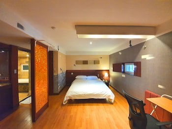 Friendly Dh Naissance Hotel By Mindrum Group
