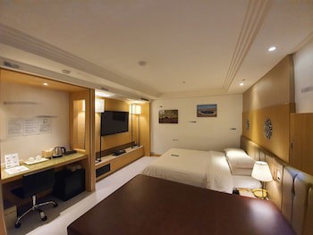 Friendly Dh Naissance Hotel By Mindrum Group