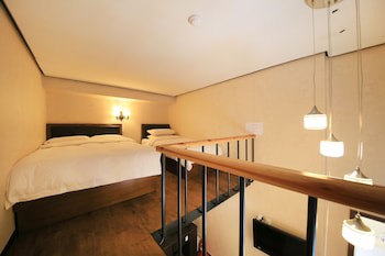 Friendly Dh Naissance Hotel By Mindrum Group