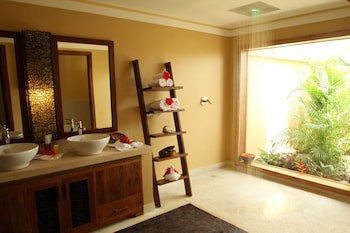 Fruit & Spice Wellness Resort Zanzibar