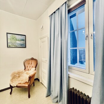 Senate Hotel