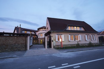 Conacul Ambient