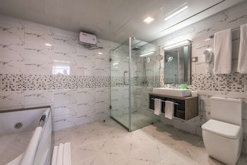 Golden Tulip Dar Es Salaam City Center Hotel