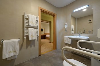 Hotel Hedonic