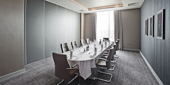 Crowne Plaza Aberdeen Airport, An Ihg Hotel