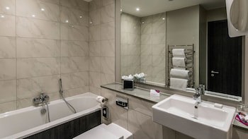 Crowne Plaza Aberdeen Airport, An Ihg Hotel