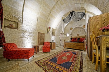 Maccan Cave Hotel