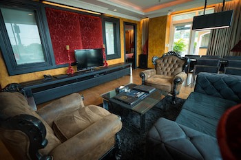 Fields Plaza Condo