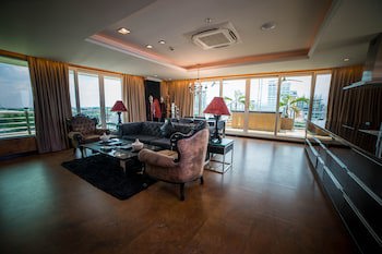 Fields Plaza Condo
