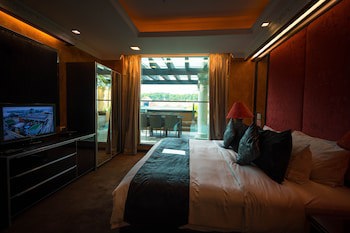 Fields Plaza Condo