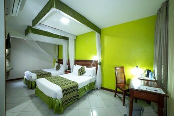 67 Airport Hotel