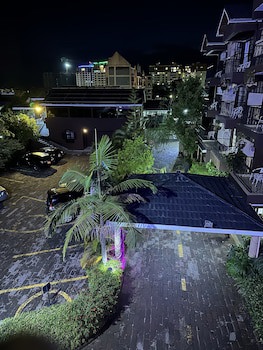 67 Airport Hotel