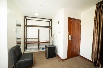 67 Airport Hotel