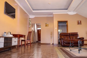 67 Airport Hotel