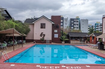 67 Airport Hotel