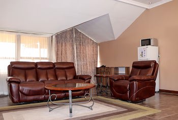 67 Airport Hotel