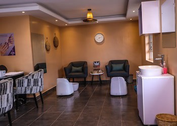 67 Airport Hotel