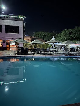 67 Airport Hotel