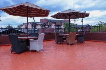 67 Airport Hotel