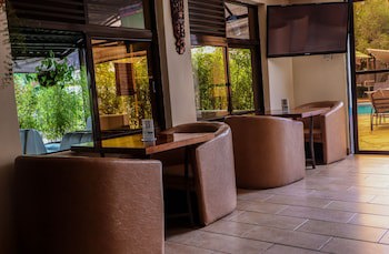 67 Airport Hotel