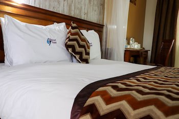 67 Airport Hotel