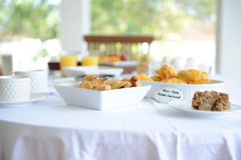 Shangri-La Bed & Breakfast
