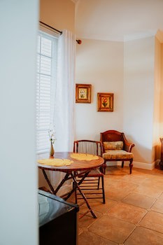 Shangri-La Bed & Breakfast