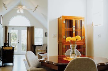 Shangri-La Bed & Breakfast