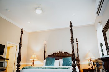 Shangri-La Bed & Breakfast