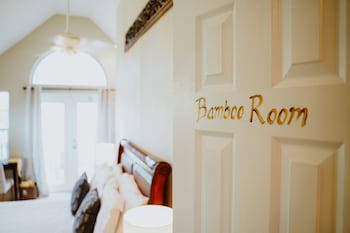 Shangri-La Bed & Breakfast
