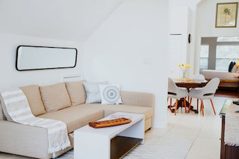 Shangri-La Bed & Breakfast