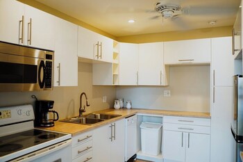 Shangri-La Bed & Breakfast
