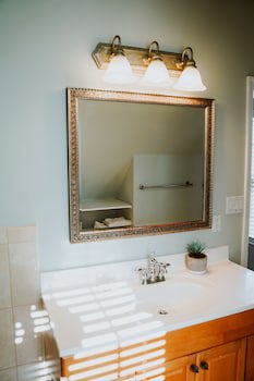 Shangri-La Bed & Breakfast