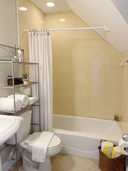 Shangri-La Bed & Breakfast