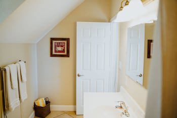 Shangri-La Bed & Breakfast