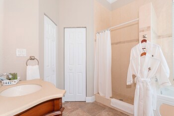 Shangri-La Bed & Breakfast