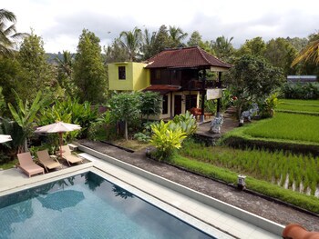 Atres Villa