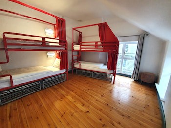 Galway City Hostel & Bar