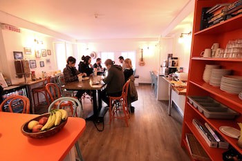Galway City Hostel & Bar